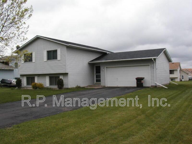 Split-entry home situated in a great neighborhood! property image