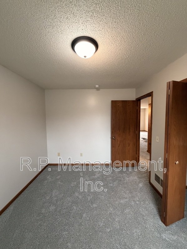 Split-entry home situated in a great neighborhood! property image