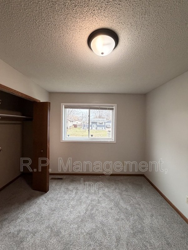 Split-entry home situated in a great neighborhood! property image