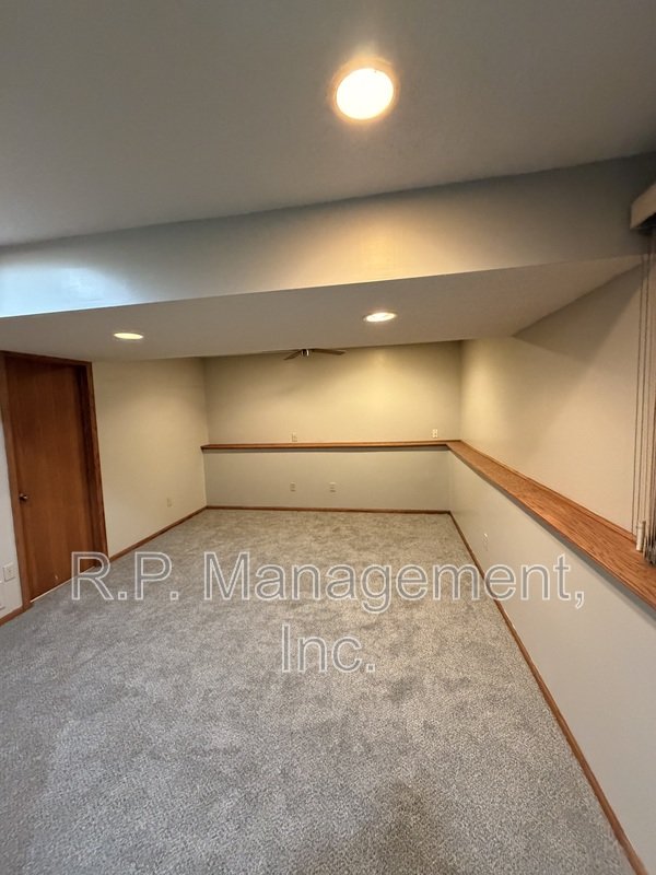 Split-entry home situated in a great neighborhood! property image