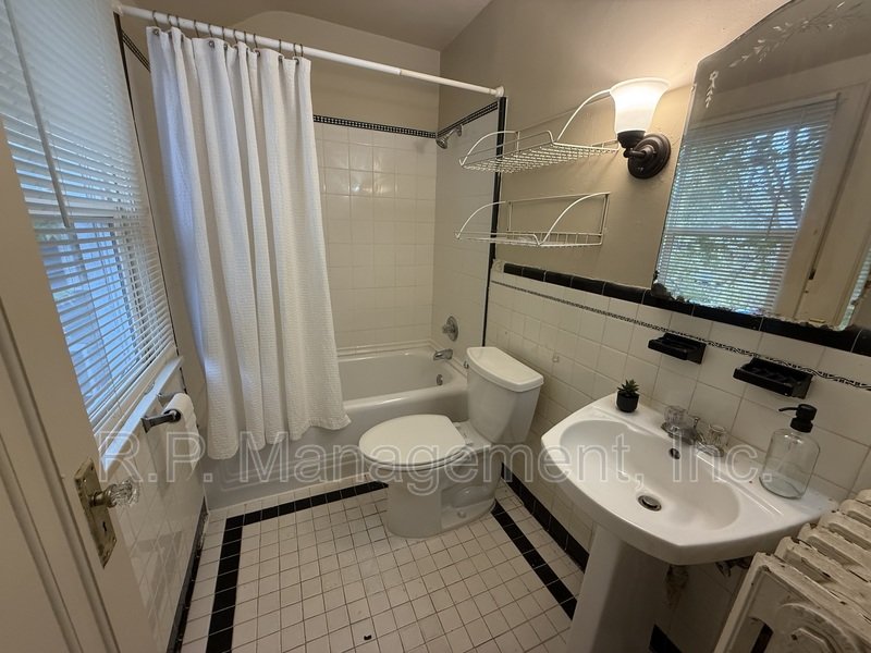 Great 4BR/2BA 2 story home. Available now! property image