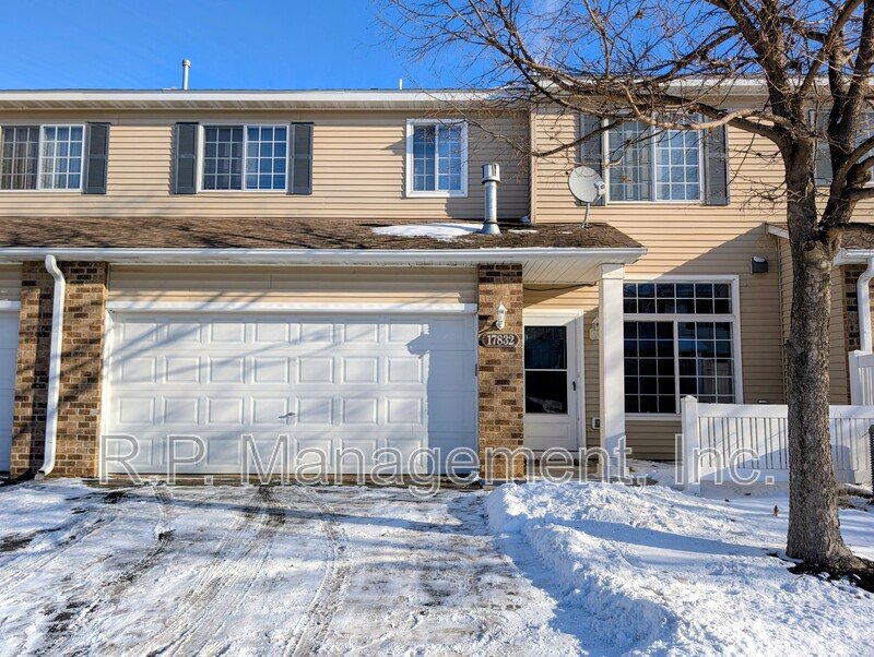 Large 2bdrm townhome in a prime location! property image