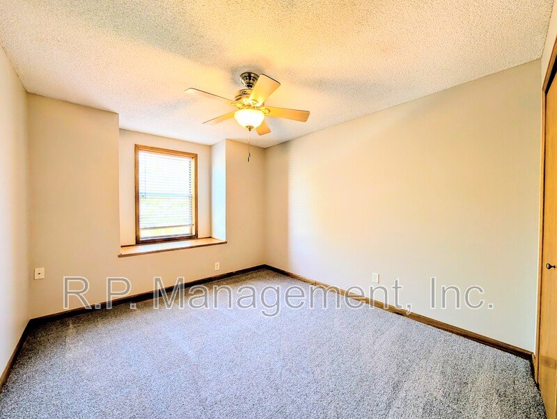 Updated 2bdrm 2bath townhome great location property image