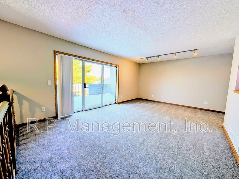 Updated 2bdrm 2bath townhome great location property image