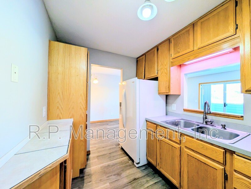 Updated 2bdrm 2bath townhome great location property image