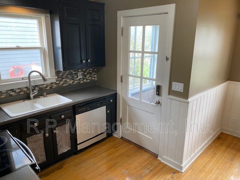 GORGEOUS 3BR/1.5BA blocks from Lake Harriet! property image