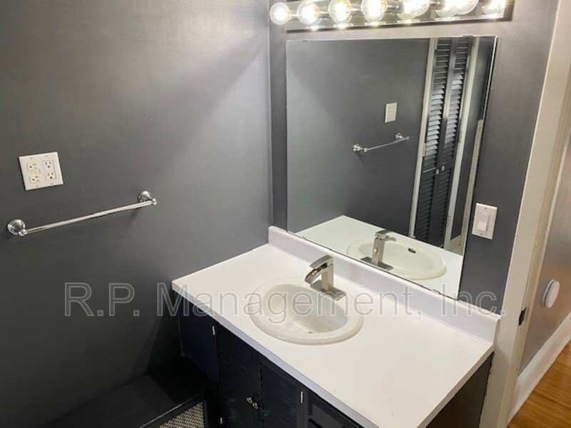 GORGEOUS 3BR/1.5BA blocks from Lake Harriet! property image