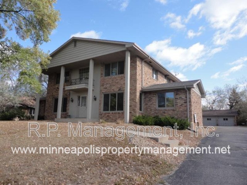 Spacious 3 bedroom unit in Edina. property image