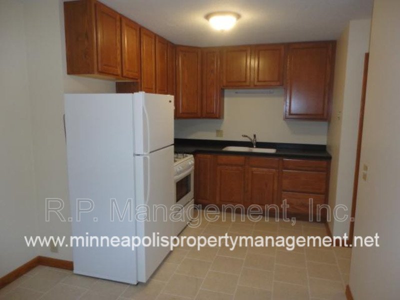 Spacious 3 bedroom unit in Edina. property image