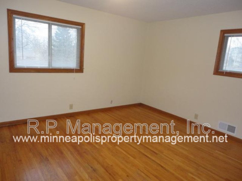 Spacious 3 bedroom unit in Edina. property image