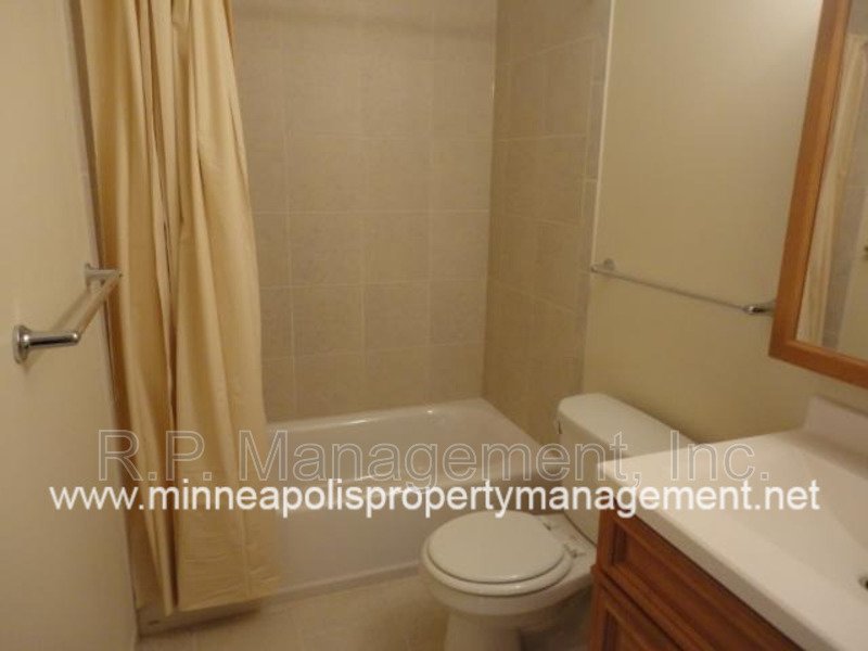 Spacious 3 bedroom unit in Edina. property image