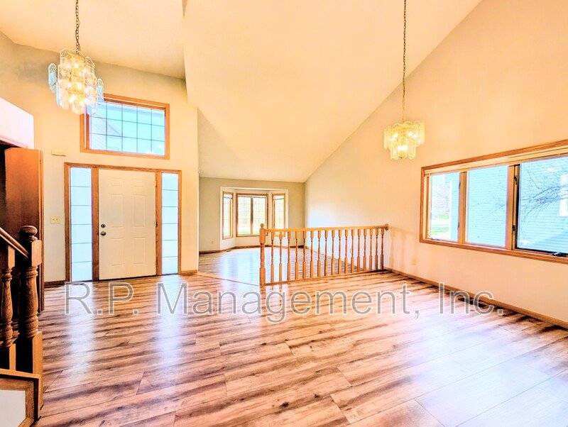 Large 4 bedroom 3 bath home with 180' views of your backyard lake property image