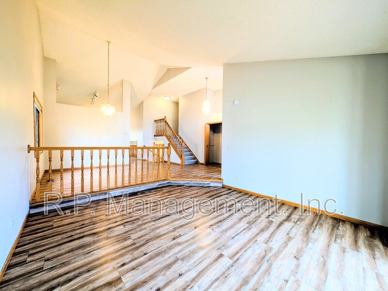 Large 4 bedroom 3 bath home with 180' views of your backyard lake property image
