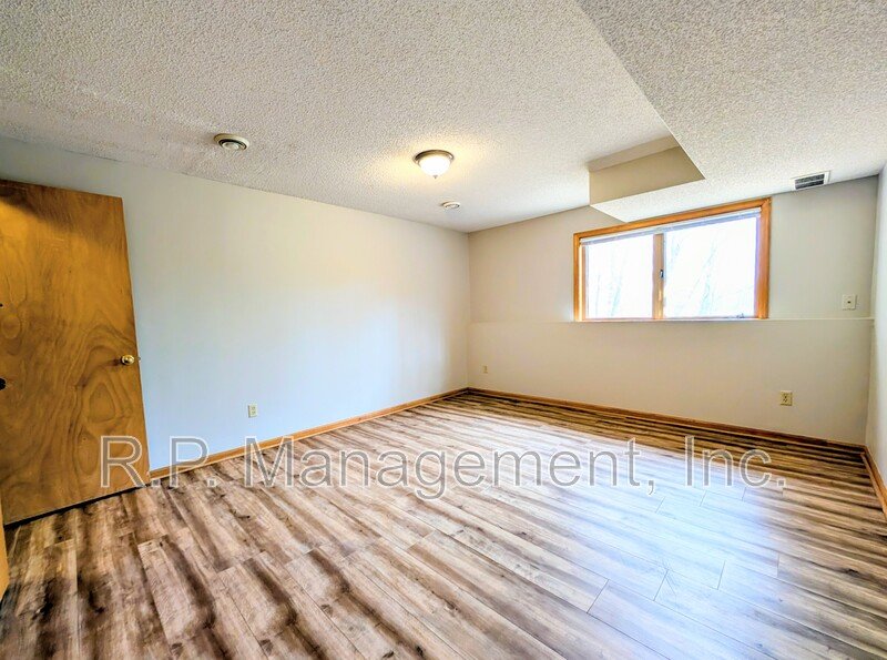 Large 4 bedroom 3 bath home with 180' views of your backyard lake property image