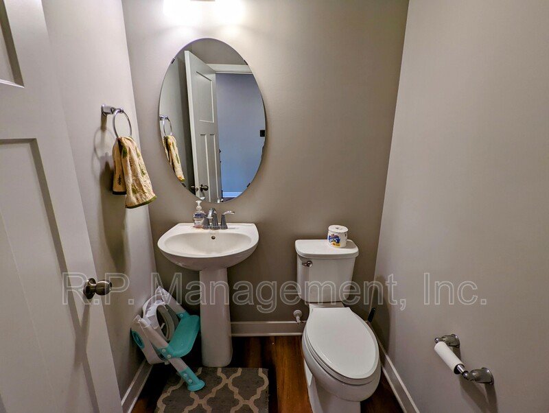 Newer built 4bdrm 3.5 bath townhome across from park  Available 7/1 property image