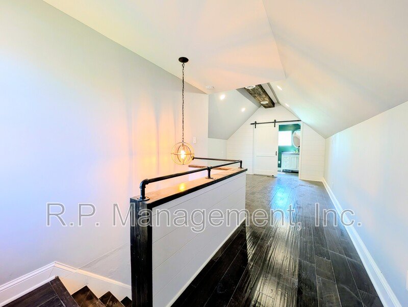Newly updated 3bdrm 2bath on a corner lot property image