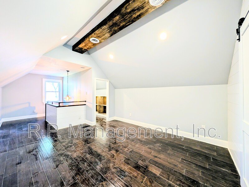 Newly updated 3bdrm 2bath on a corner lot property image