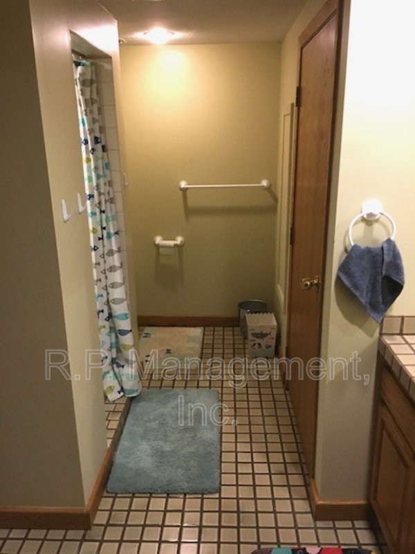 Well cared for 3 bedroom. 1 3/4 bath home near U of M. Available 9/1 property image
