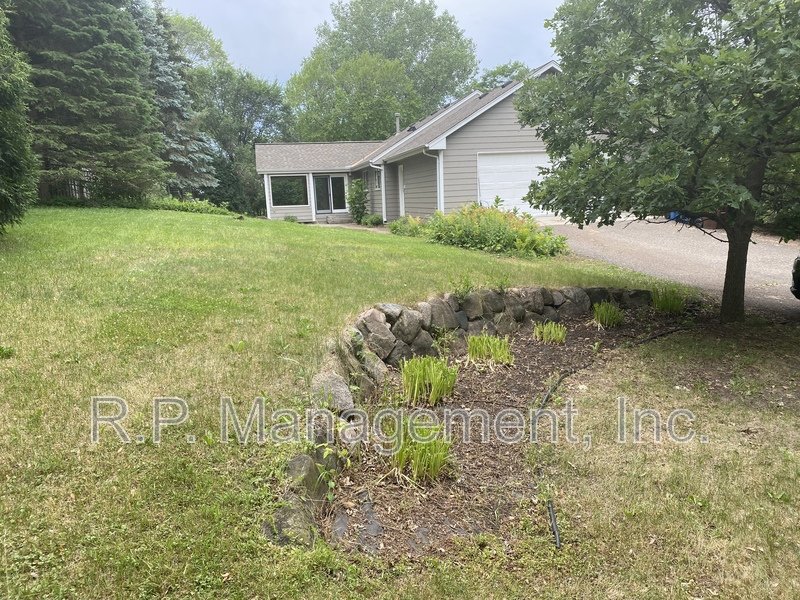 4BR/5BA 4,020 SF Minnetonka Home! property image