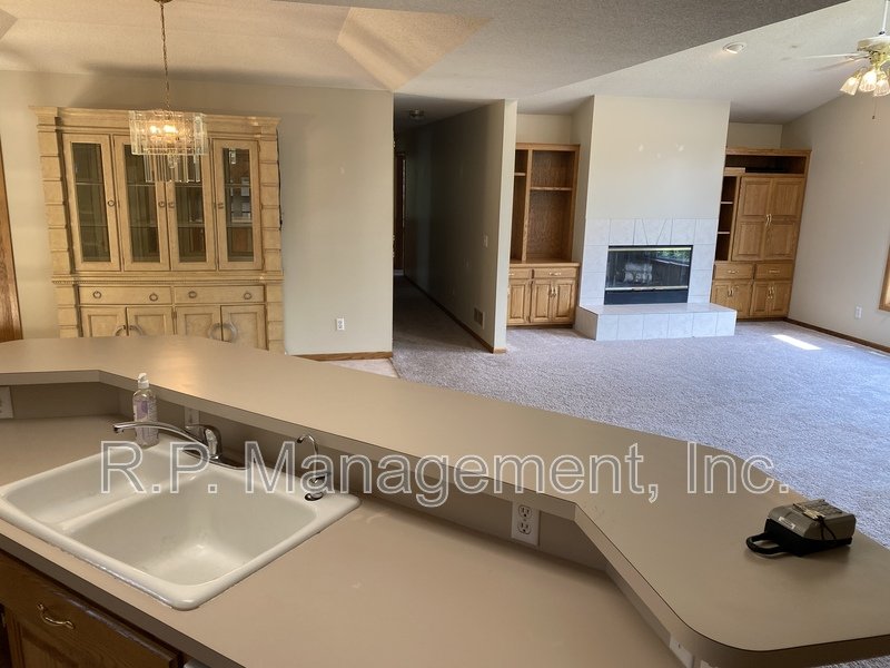 4BR/5BA 4,020 SF Minnetonka Home! property image