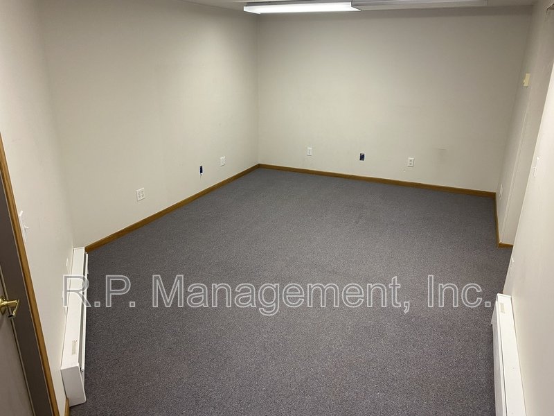 4BR/5BA 4,020 SF Minnetonka Home! property image