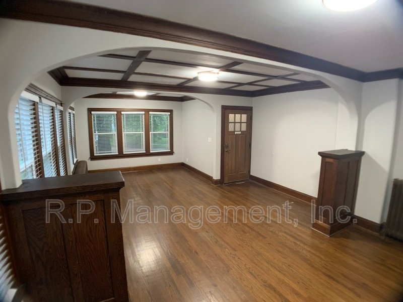 Charming 3bdrm 2bath with natural woodwork throughout property image