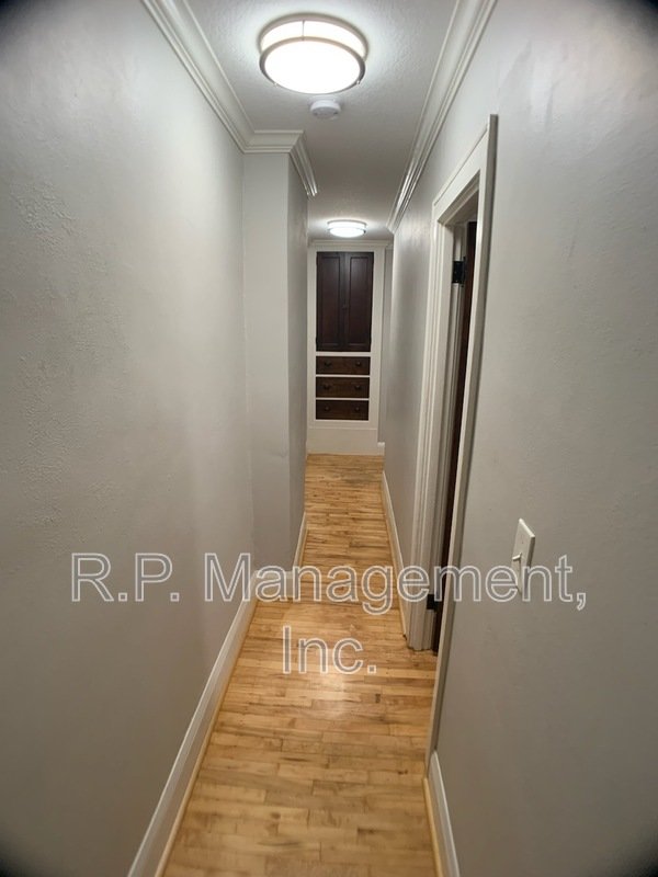 Charming 3bdrm 2bath with natural woodwork throughout property image