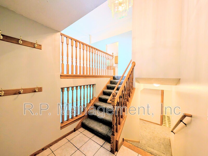 Ideal Split Entry Home. 8/10 property image