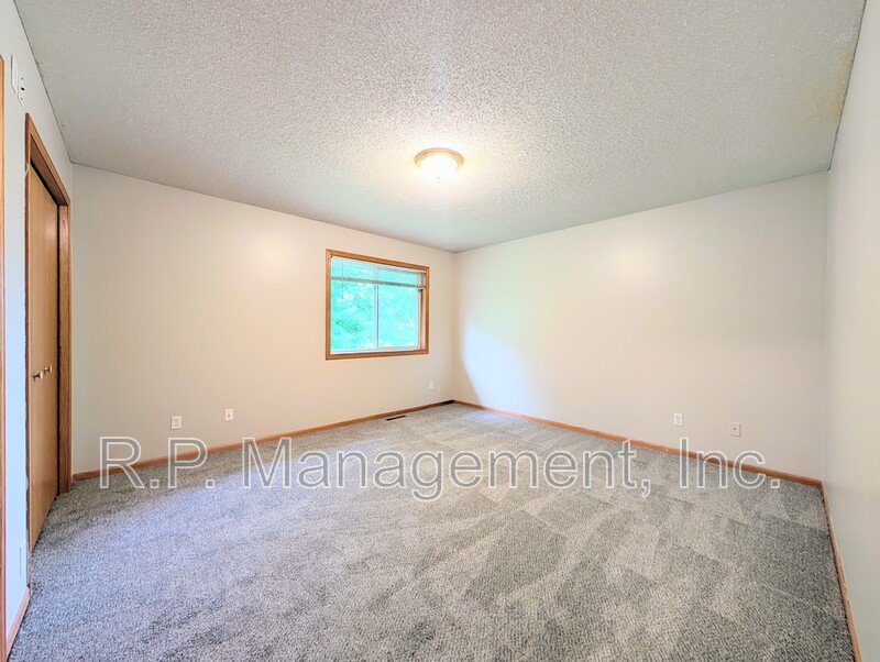 Ideal Split Entry Home. 8/10 property image