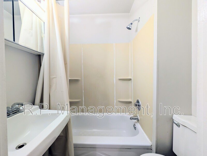 2048 Carroll Ave Apt 3 property image