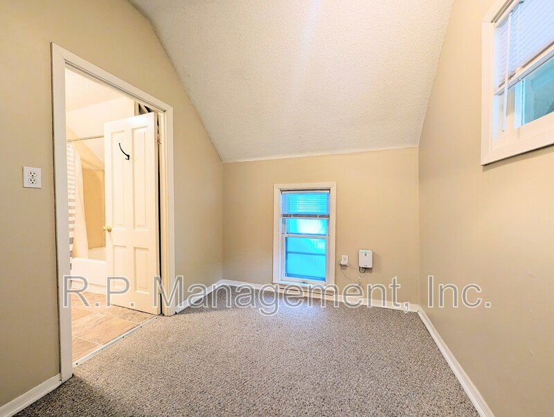 2048 Carroll Ave #4 property image