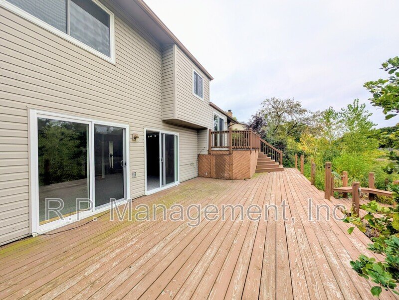 3 Bedroom, 2 bath home on a pond available 10/1 property image