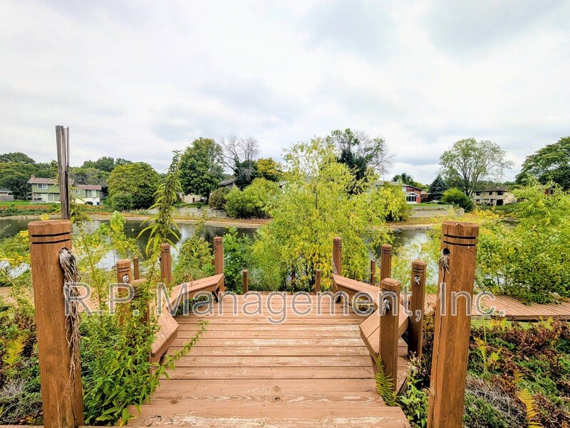 3 Bedroom, 2 bath home on a pond available 10/1 property image