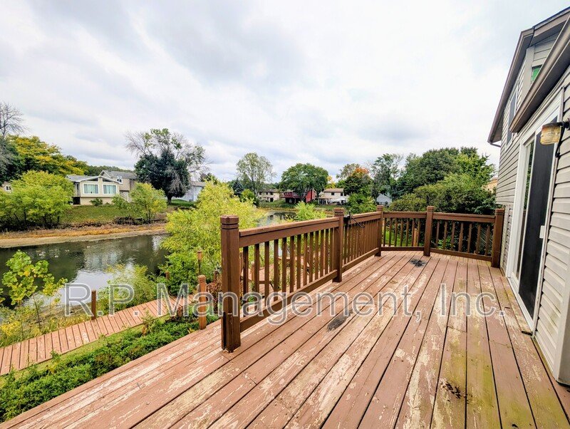 3 Bedroom, 2 bath home on a pond available 10/1 property image