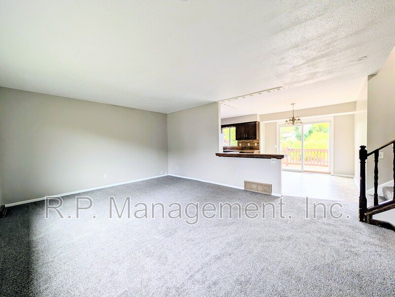 3 Bedroom, 2 bath home on a pond available 10/1 property image