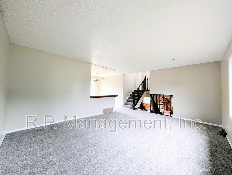 3 Bedroom, 2 bath home on a pond available 10/1 property image