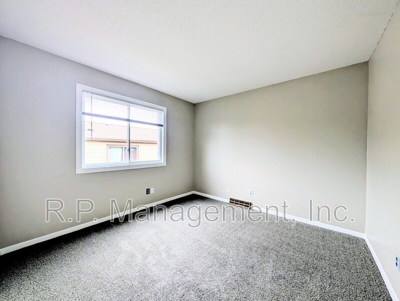 3 Bedroom, 2 bath home on a pond available 10/1 property image