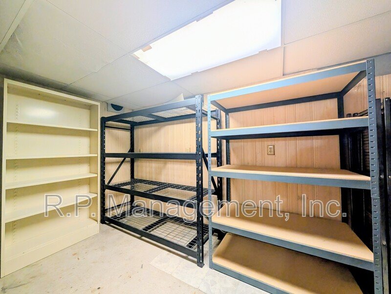 3 Bedroom, 2 bath home on a pond available 10/1 property image
