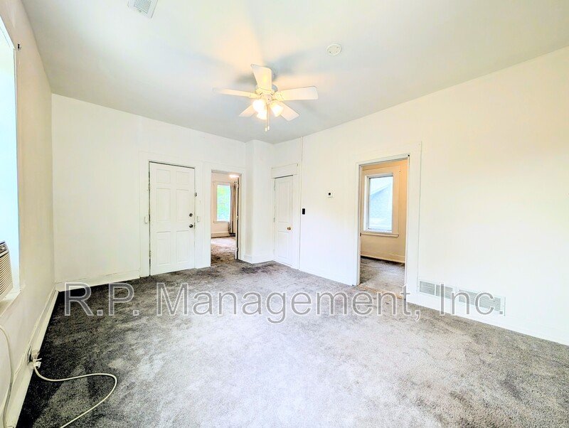 Updated 2bdrm 1bath upper unit in a prime location property image